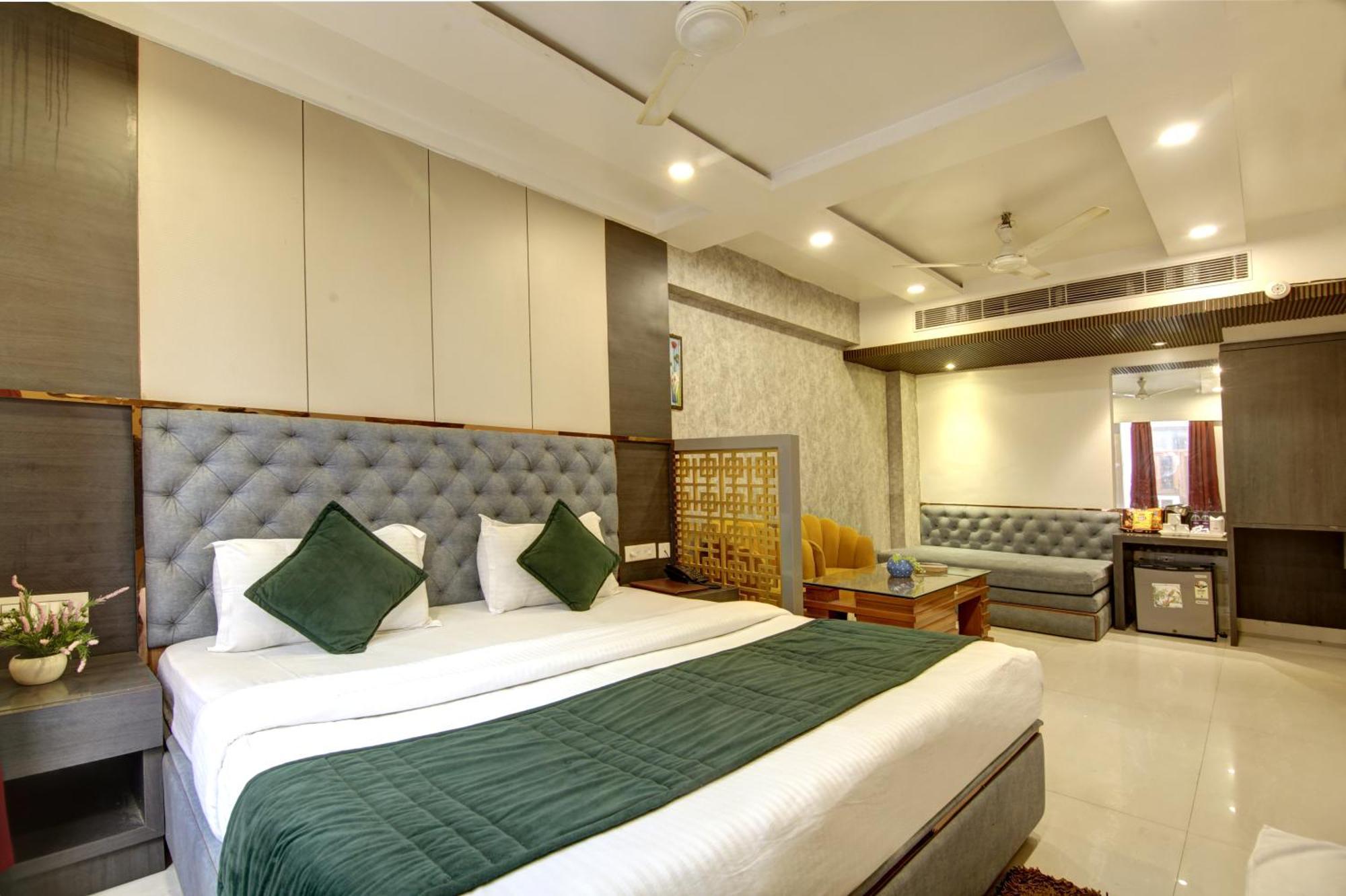 The Shanti Plaza - New Delhi Nova Deli Exterior foto