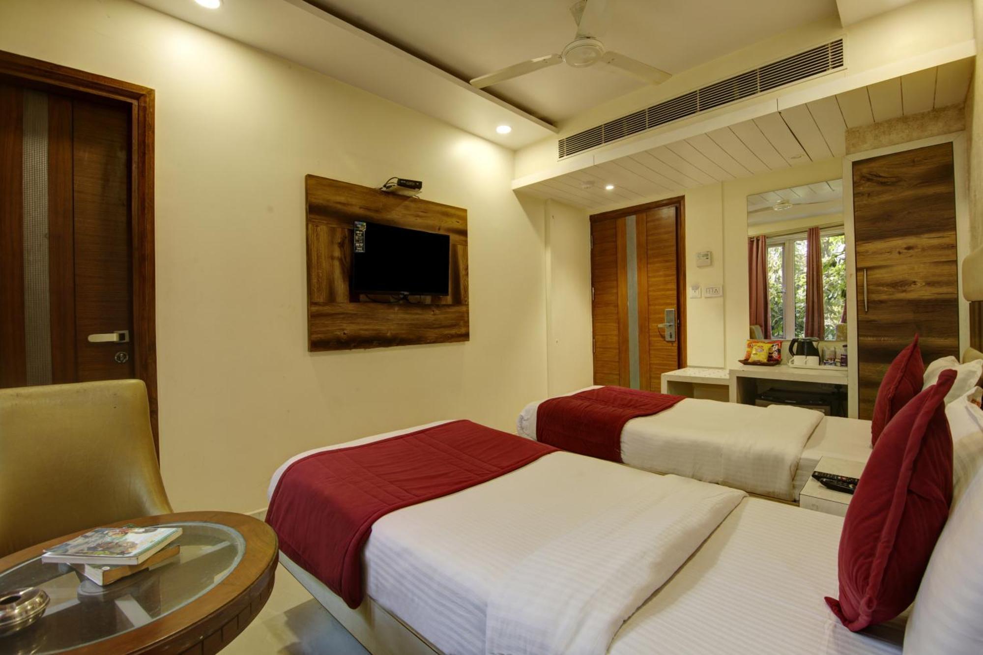 The Shanti Plaza - New Delhi Nova Deli Exterior foto